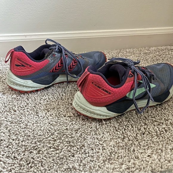 Brooks Cascadia 12 trail running shoes 6.5 good used condition - Picture 8 of 9